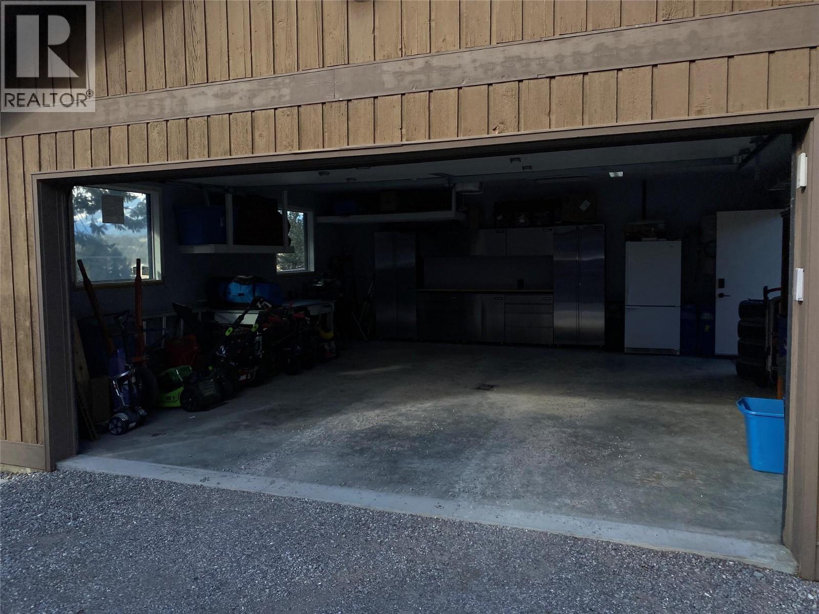 521 UPPER LAKEVIEW Road, Invermere