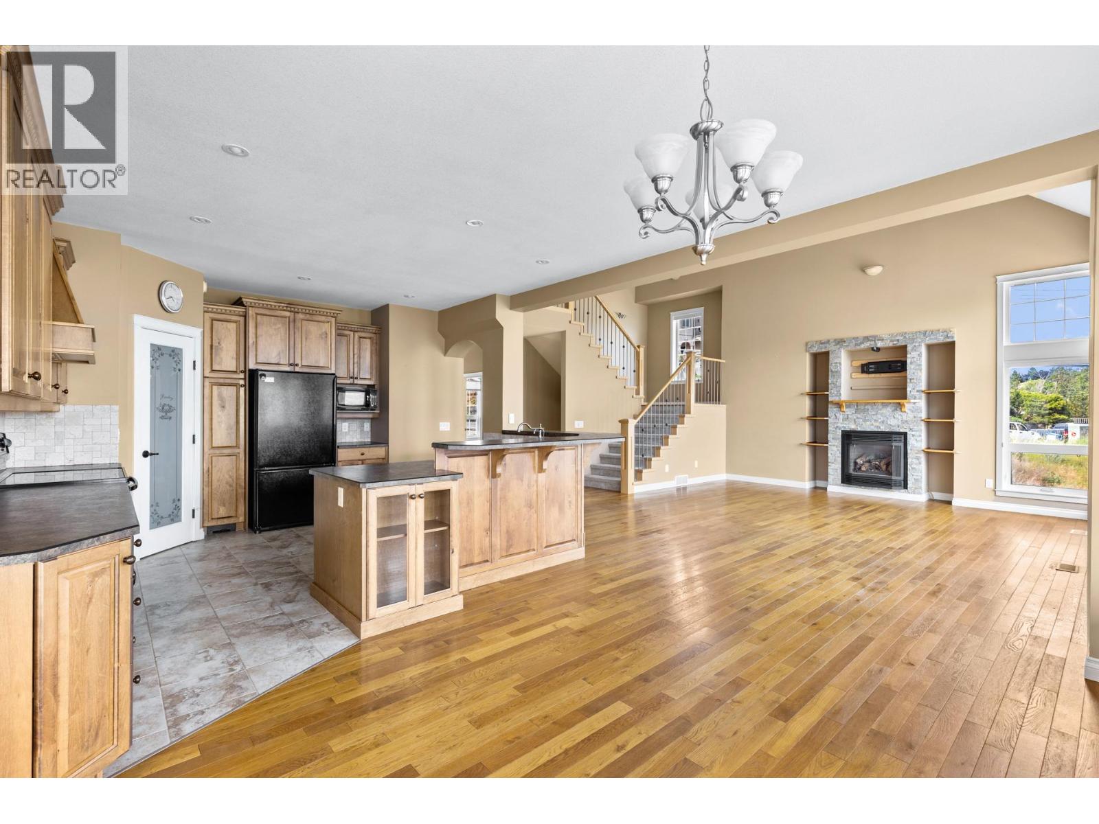  3869 Angus Drive, West Kelowna