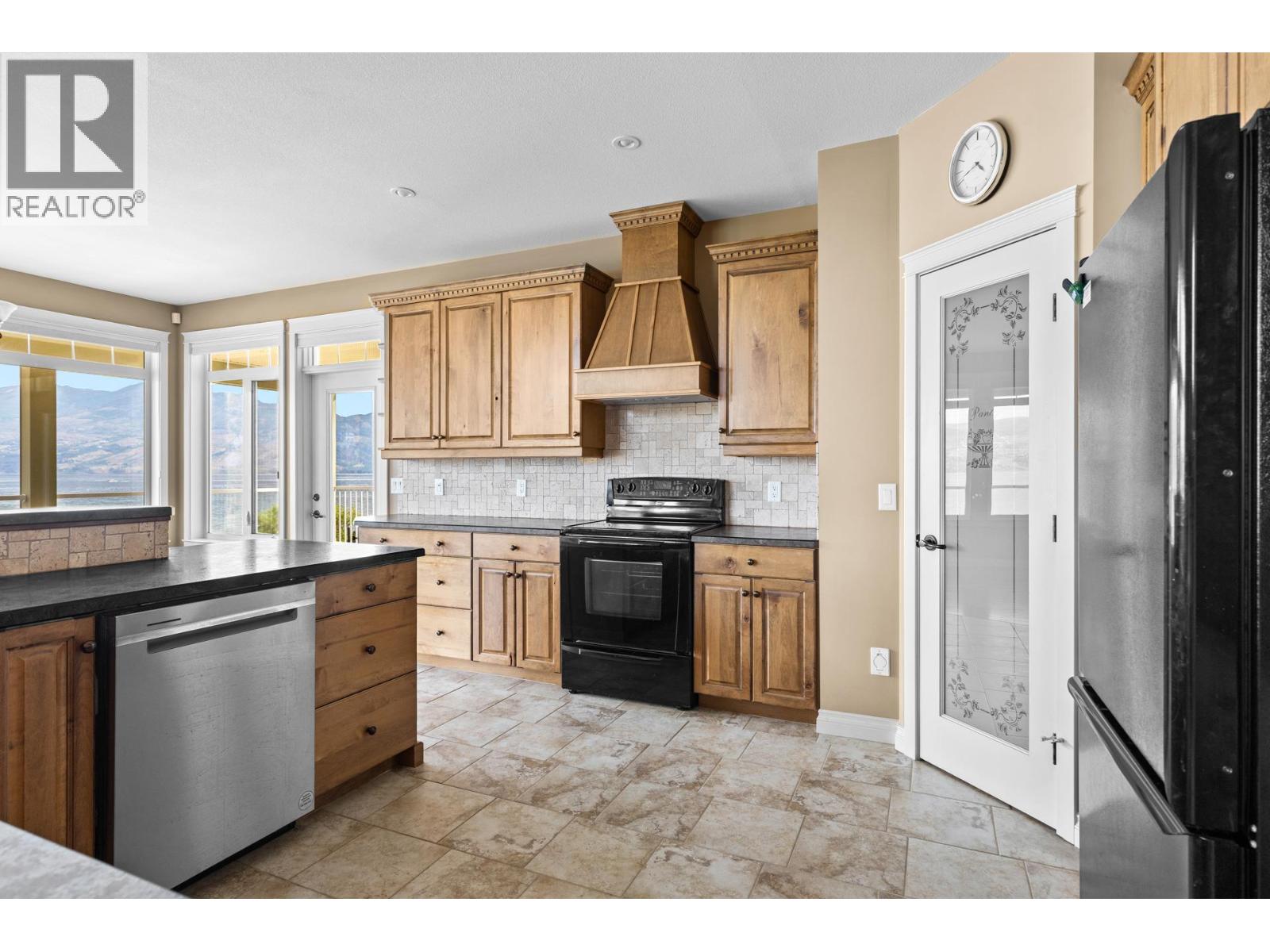  3869 Angus Drive, West Kelowna