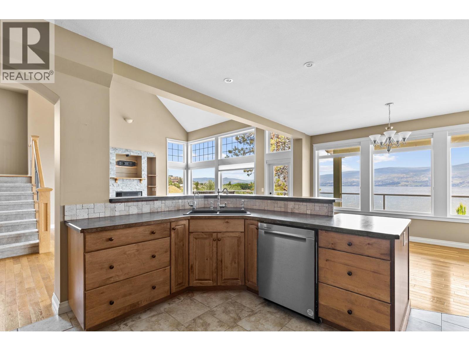  3869 Angus Drive, West Kelowna