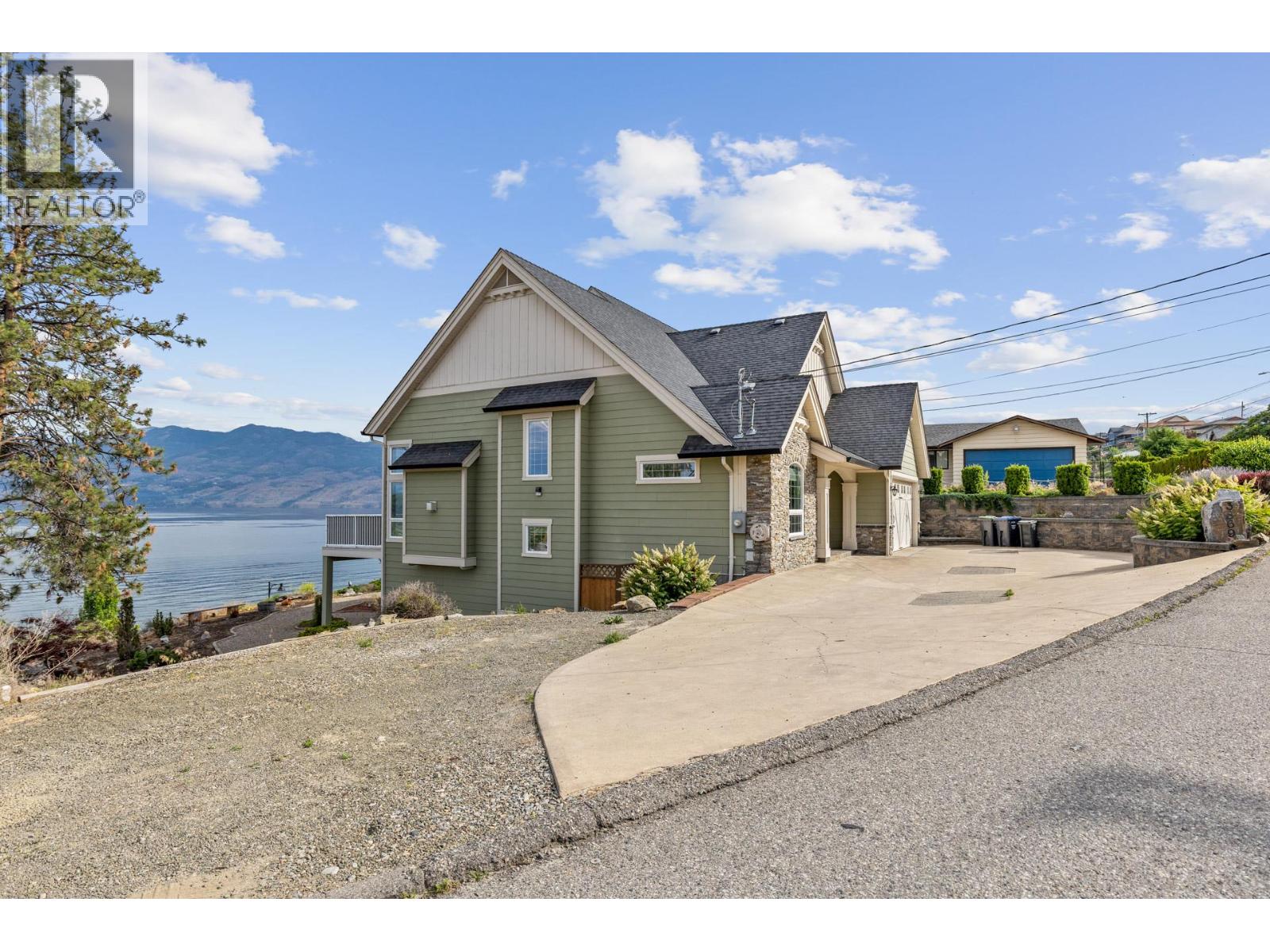  3869 Angus Drive, West Kelowna