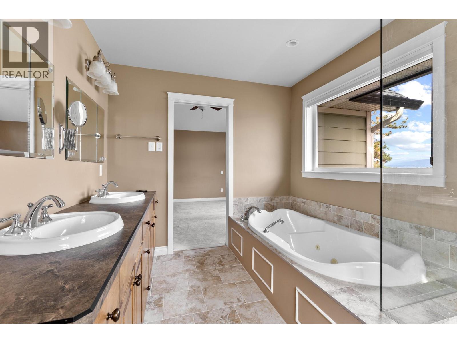  3869 Angus Drive, West Kelowna