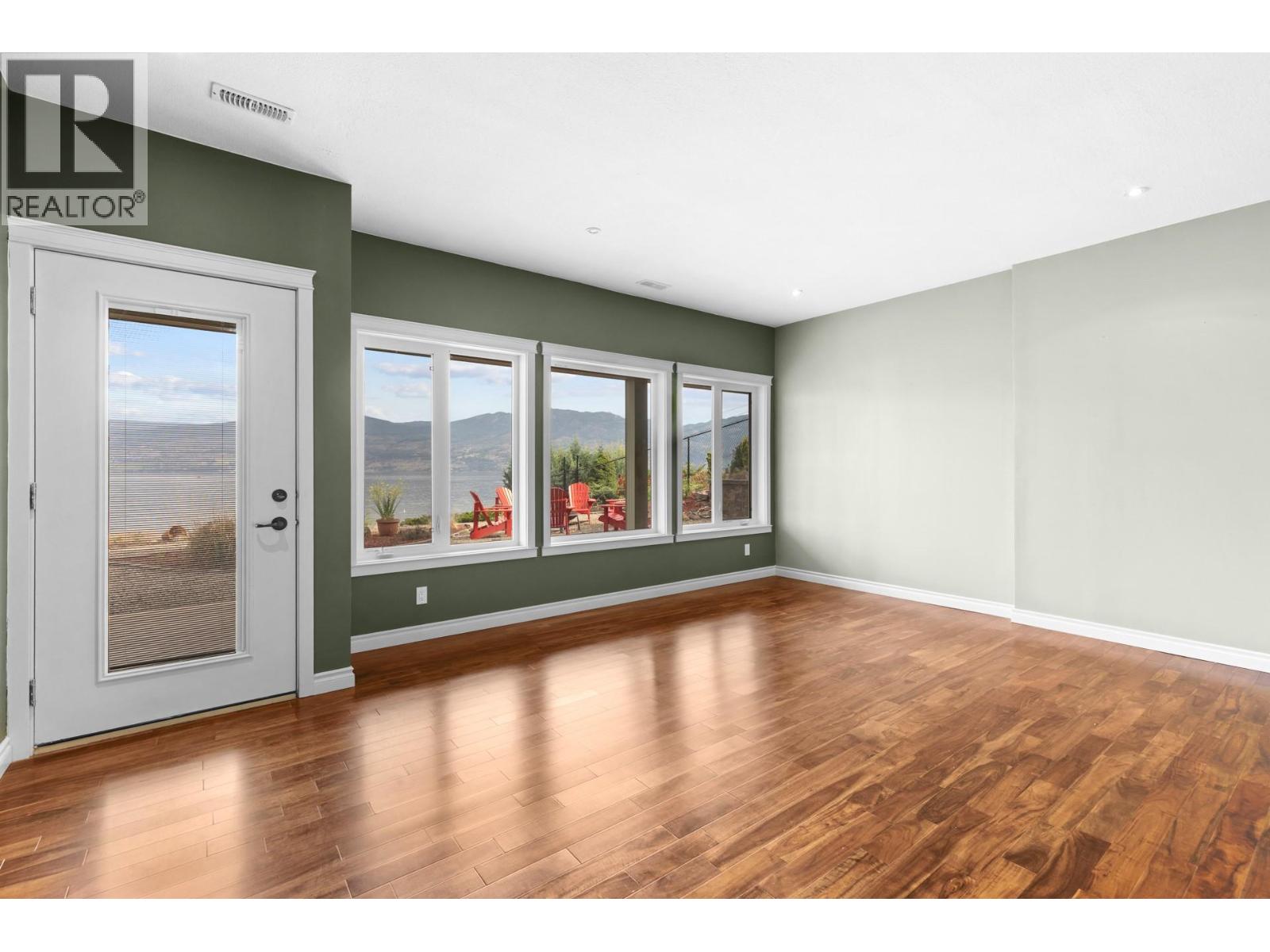  3869 Angus Drive, West Kelowna