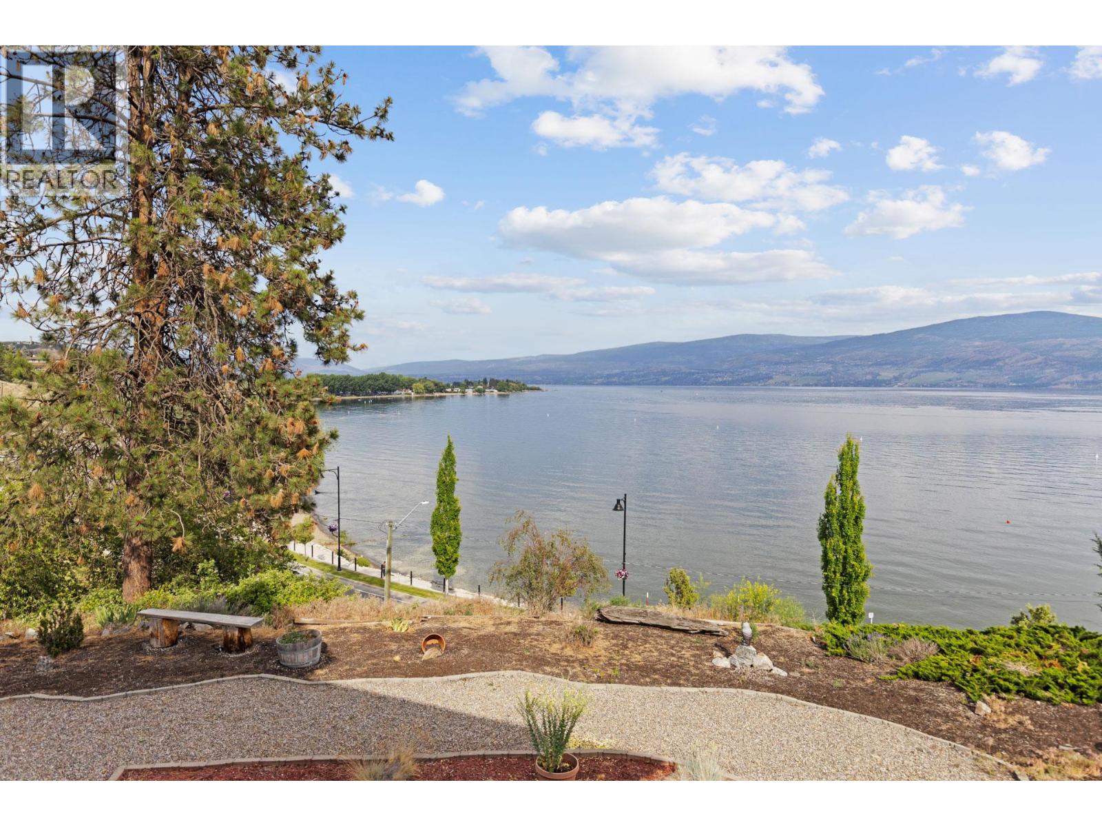  3869 Angus Drive, West Kelowna