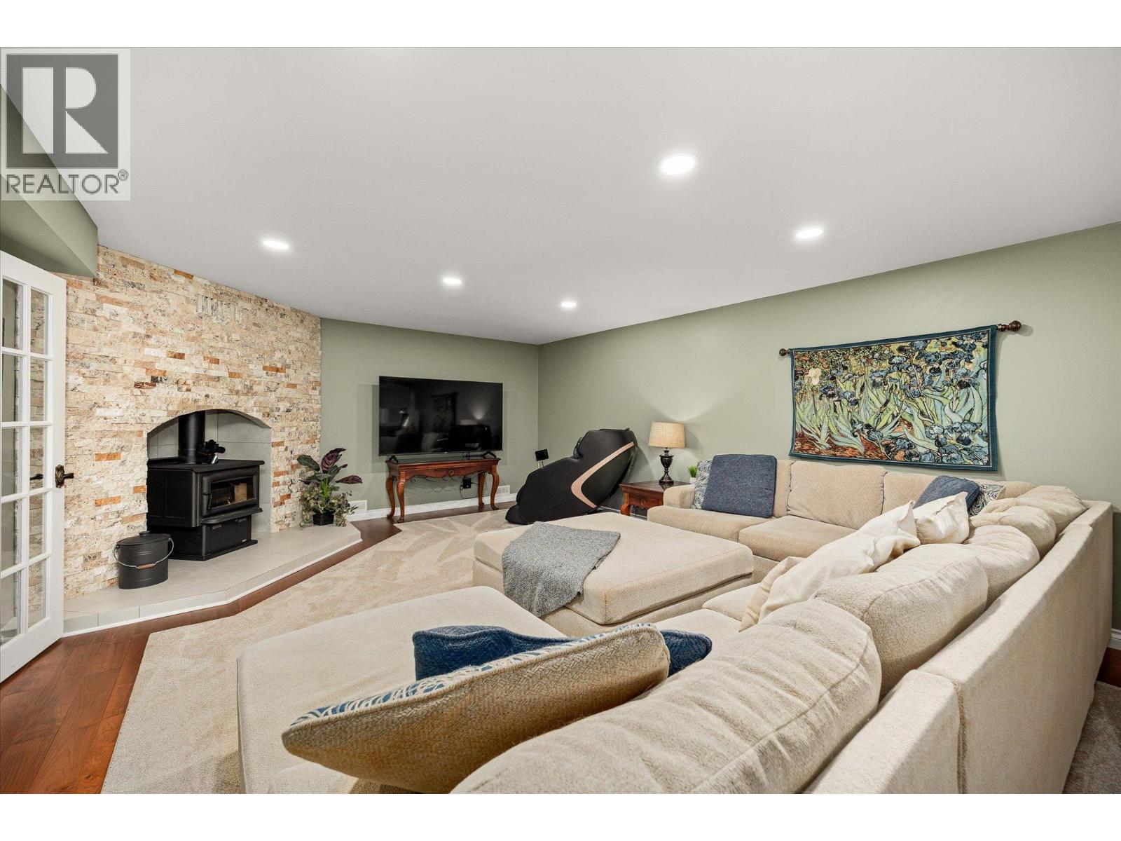 307 Stellar Drive, Kelowna