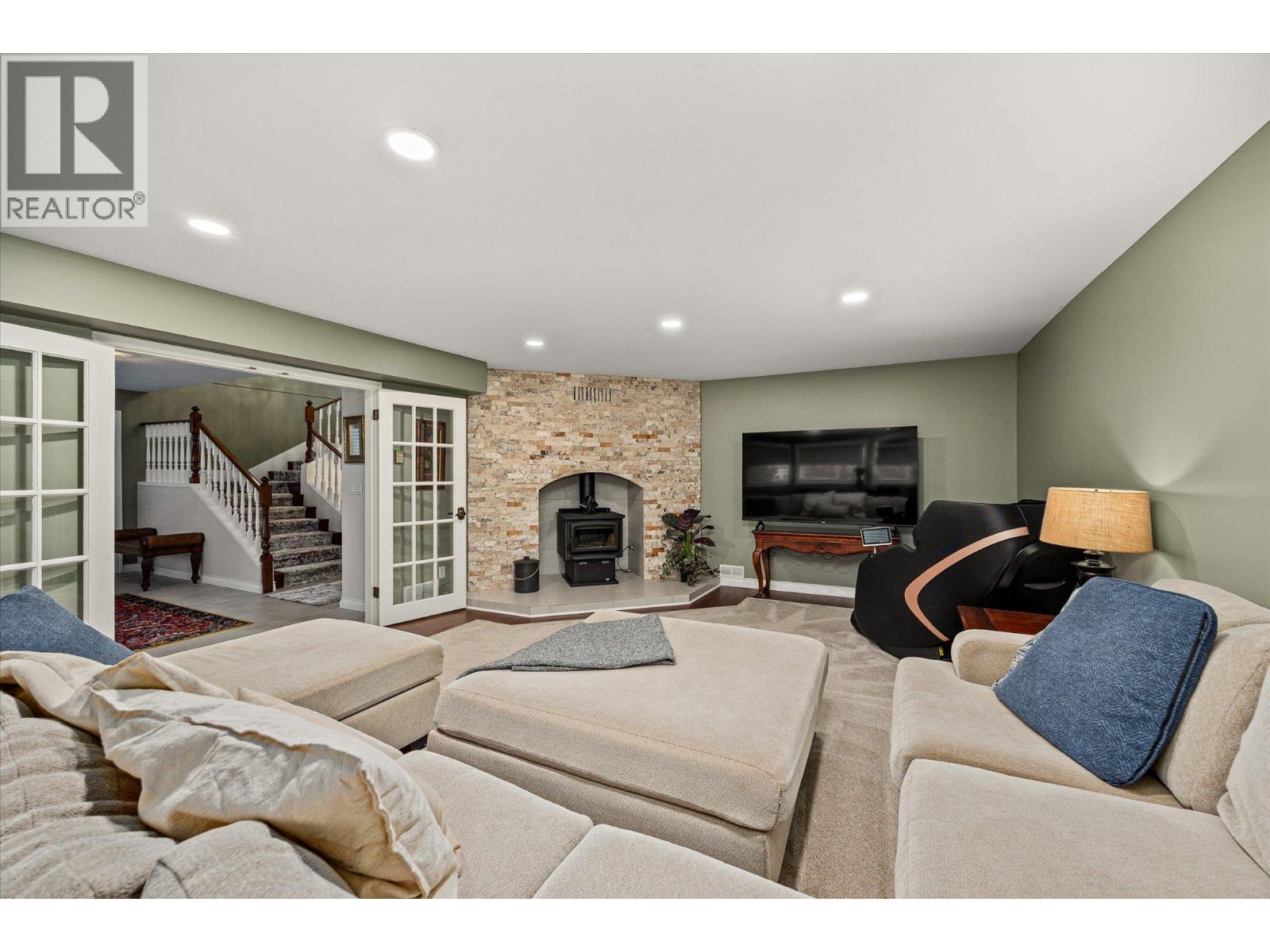 307 Stellar Drive, Kelowna