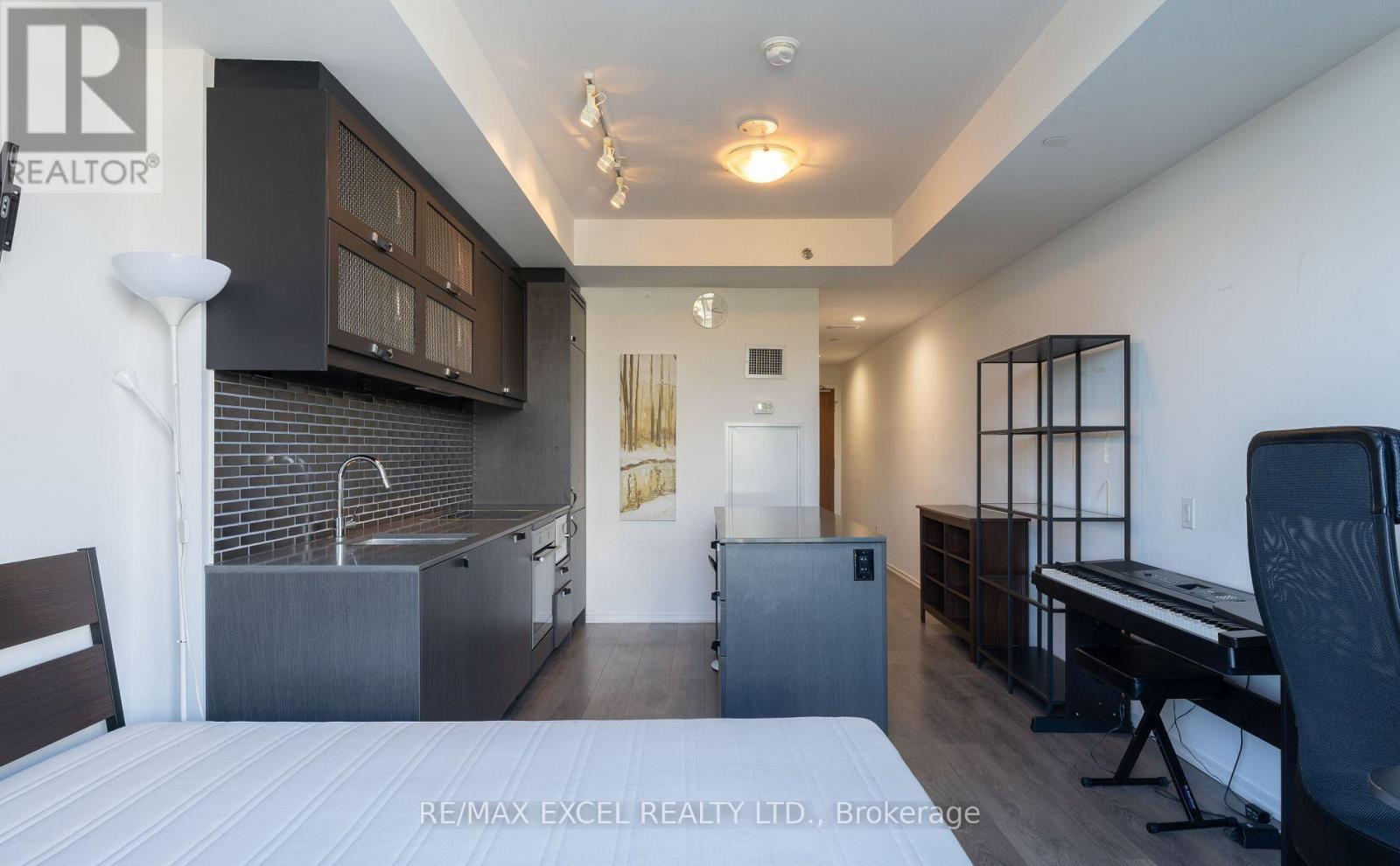 Listing photo of 506 - 783 BATHURST STREET