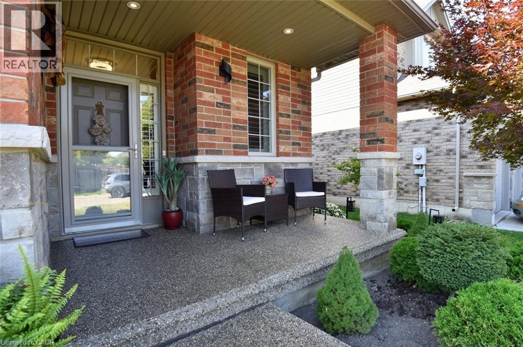 12 DEGROW Crescent - Photo 5 of 50, Binbrook, Ontario