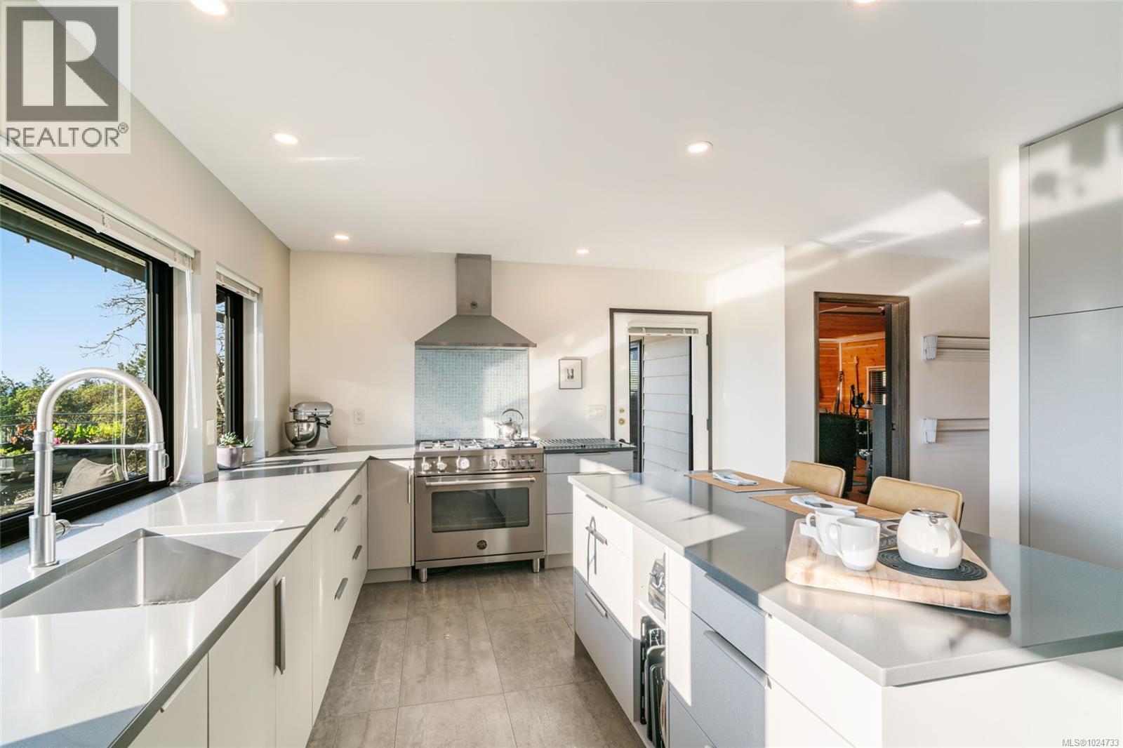 2405 Chain Way, Nanoose Bay