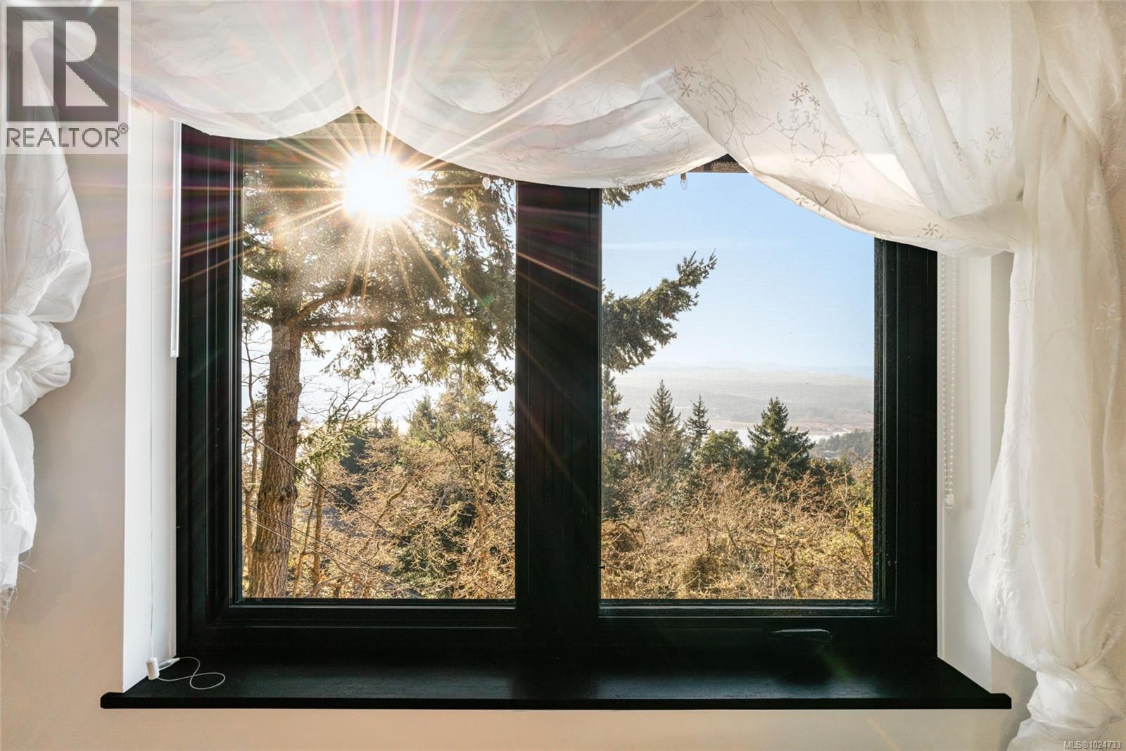 2405 Chain Way, Nanoose Bay