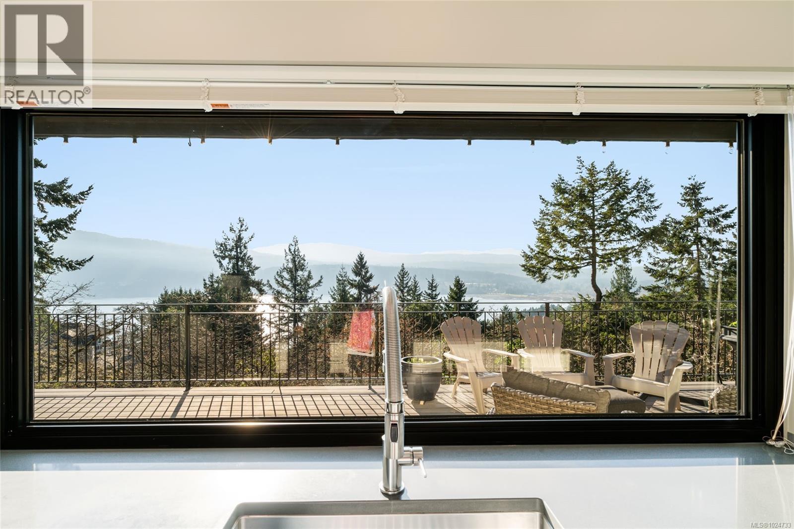 2405 Chain Way, Nanoose Bay