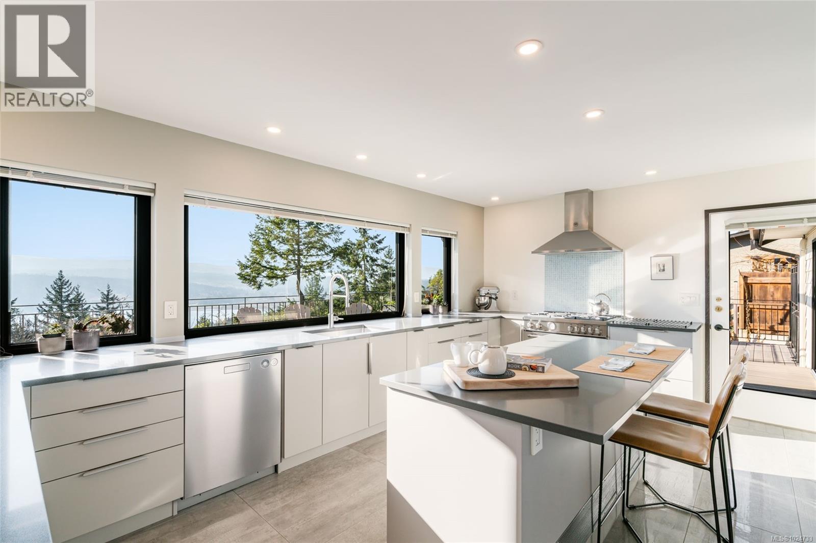 2405 Chain Way, Nanoose Bay