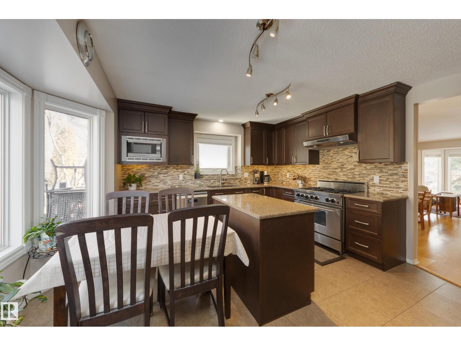 18316 60 AV NW, Edmonton