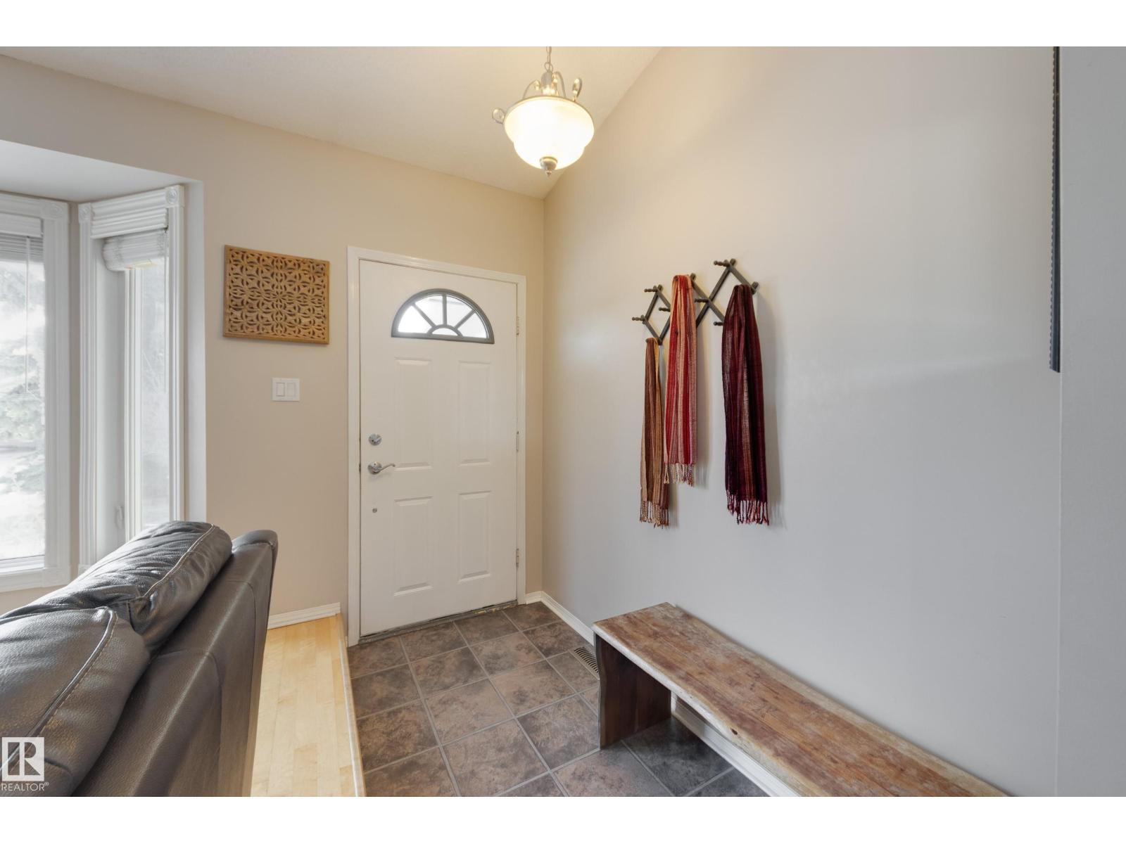 18316 60 AV NW, Edmonton