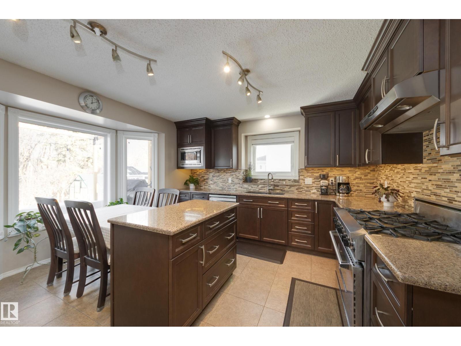 18316 60 AV NW, Edmonton