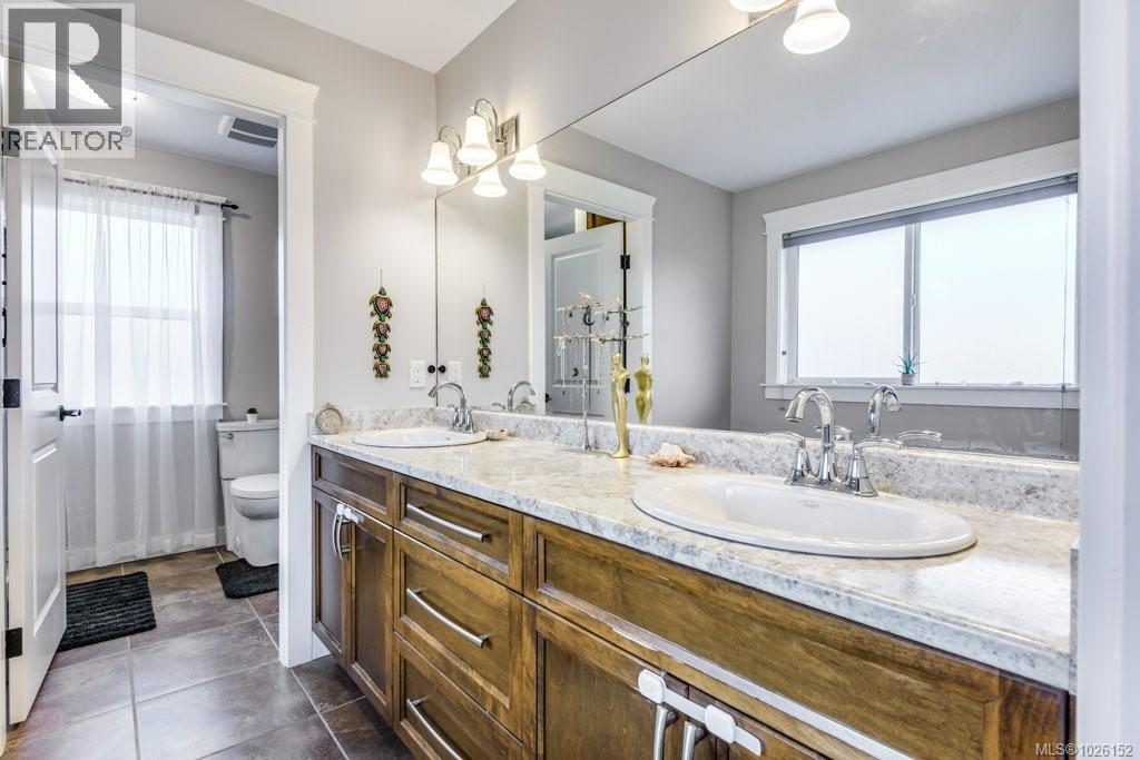 373 Legacy Dr, Campbell River