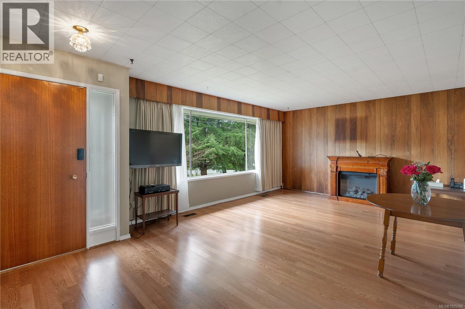 760 Nicholls Rd, Campbell River