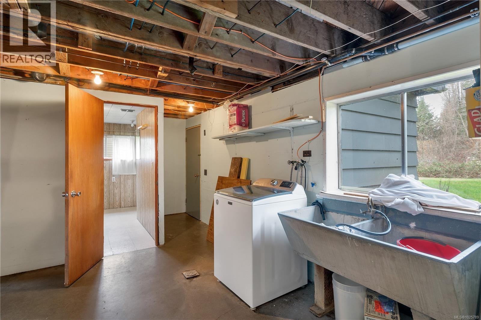 760 Nicholls Rd, Campbell River