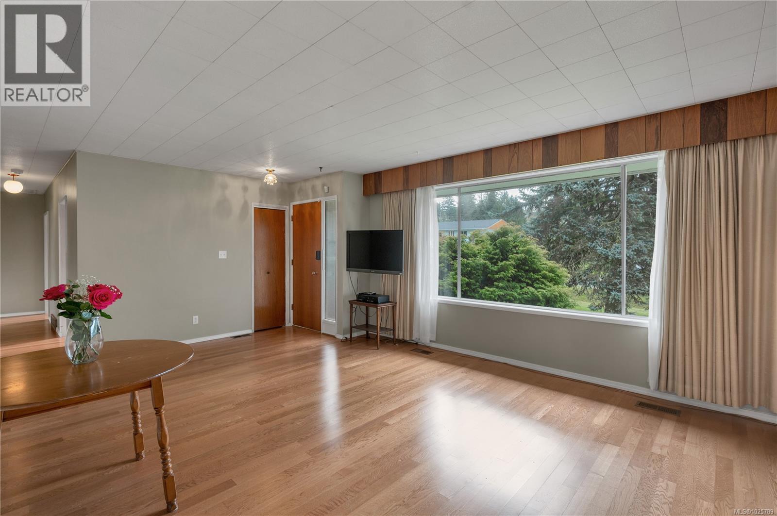 760 Nicholls Rd, Campbell River