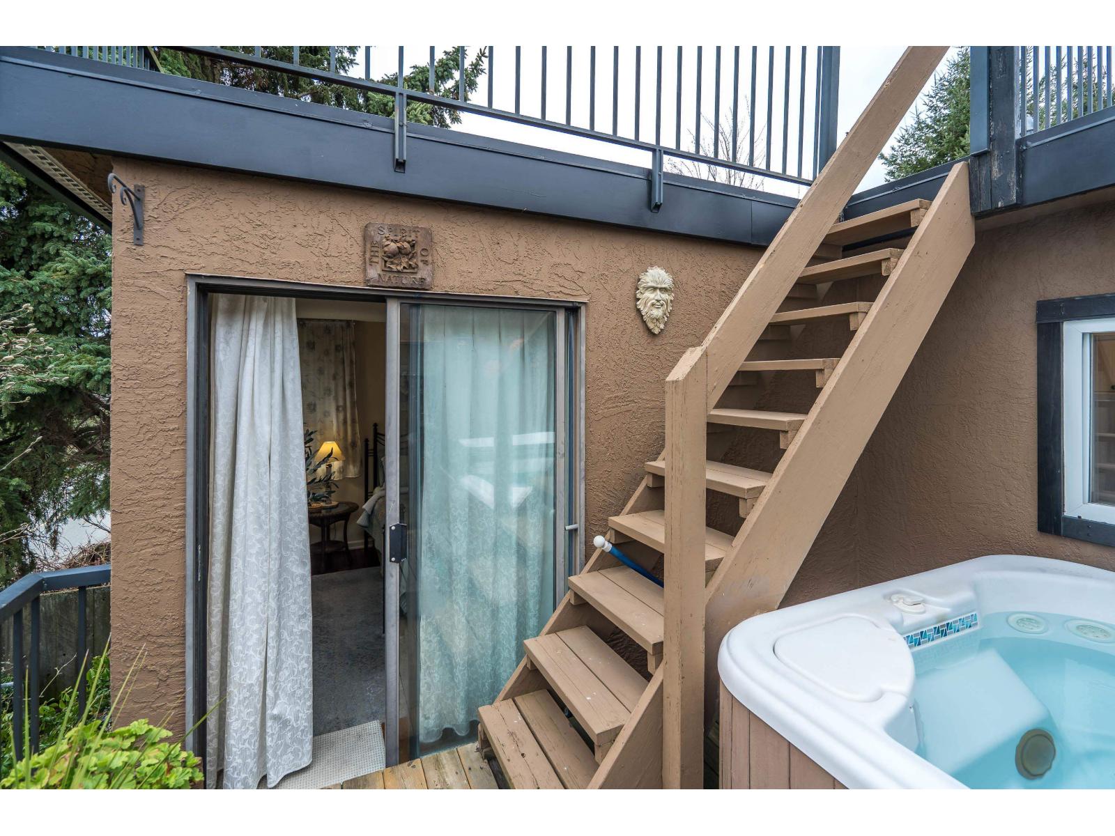 905 HABGOOD STREET, White Rock