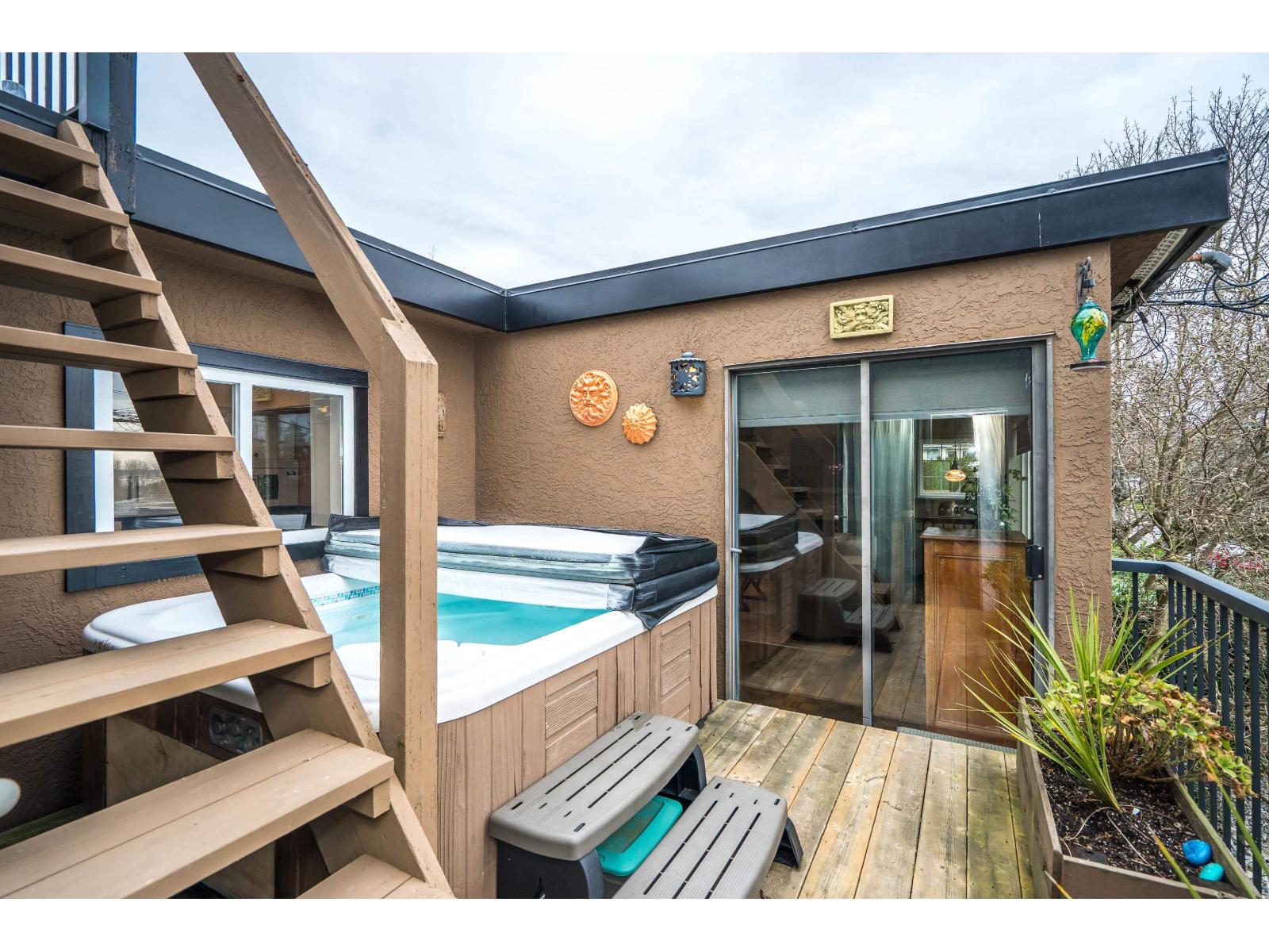 905 HABGOOD STREET, White Rock