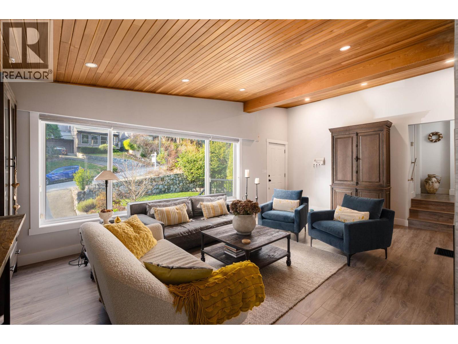 3642 SYKES ROAD - Photo 5 of 35, North Vancouver, British Columbia