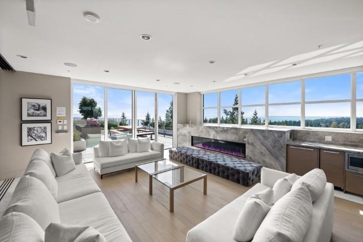 603 1501 VIDAL STREET, White Rock