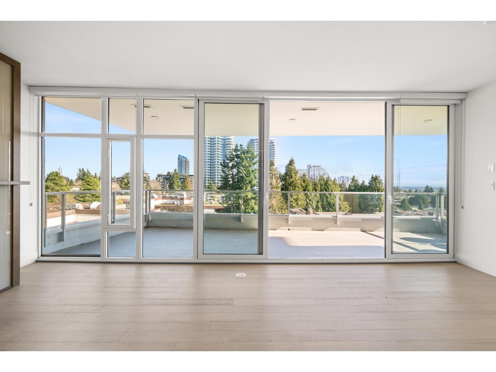 603 1501 VIDAL STREET, White Rock