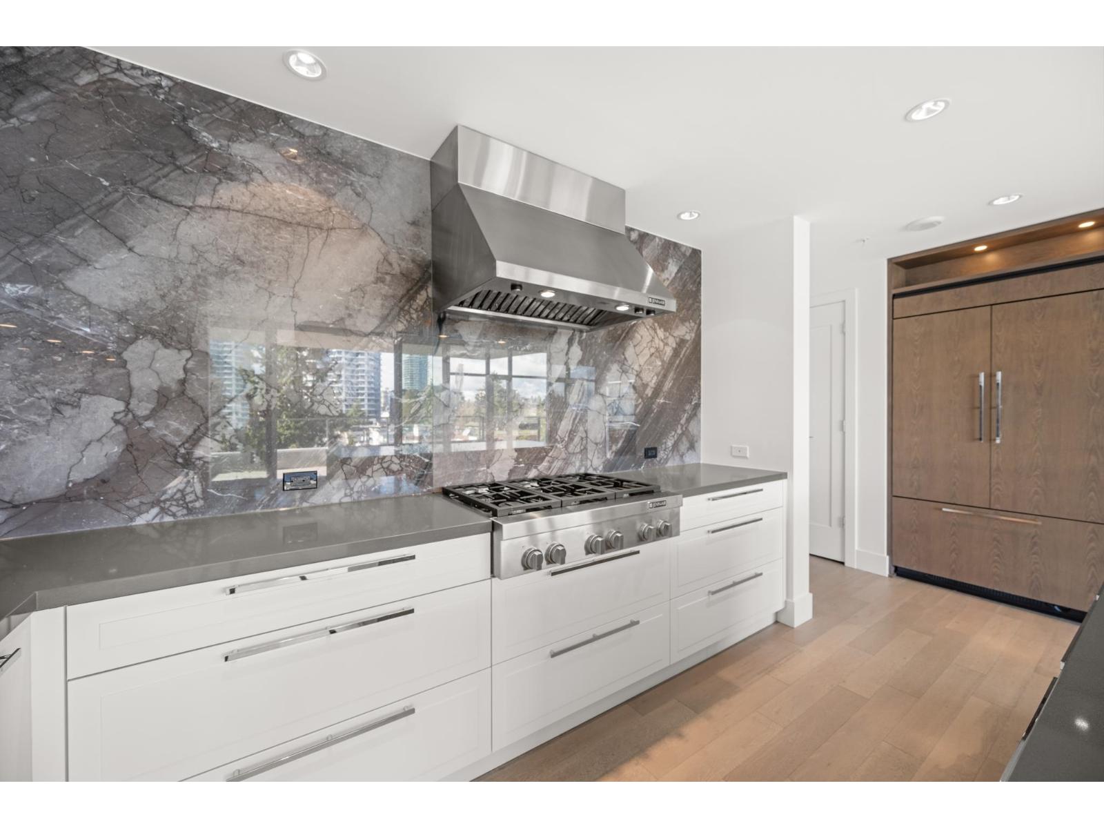 603 1501 VIDAL STREET, White Rock