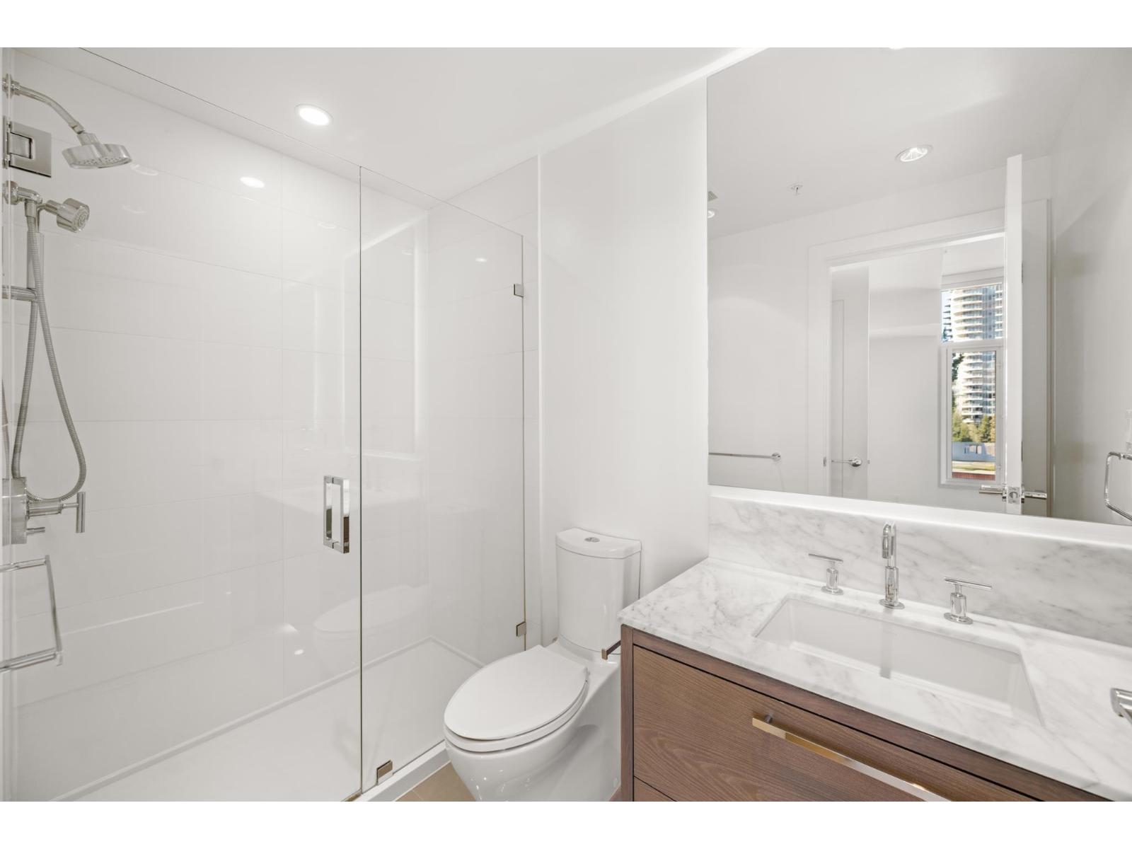 603 1501 VIDAL STREET, White Rock