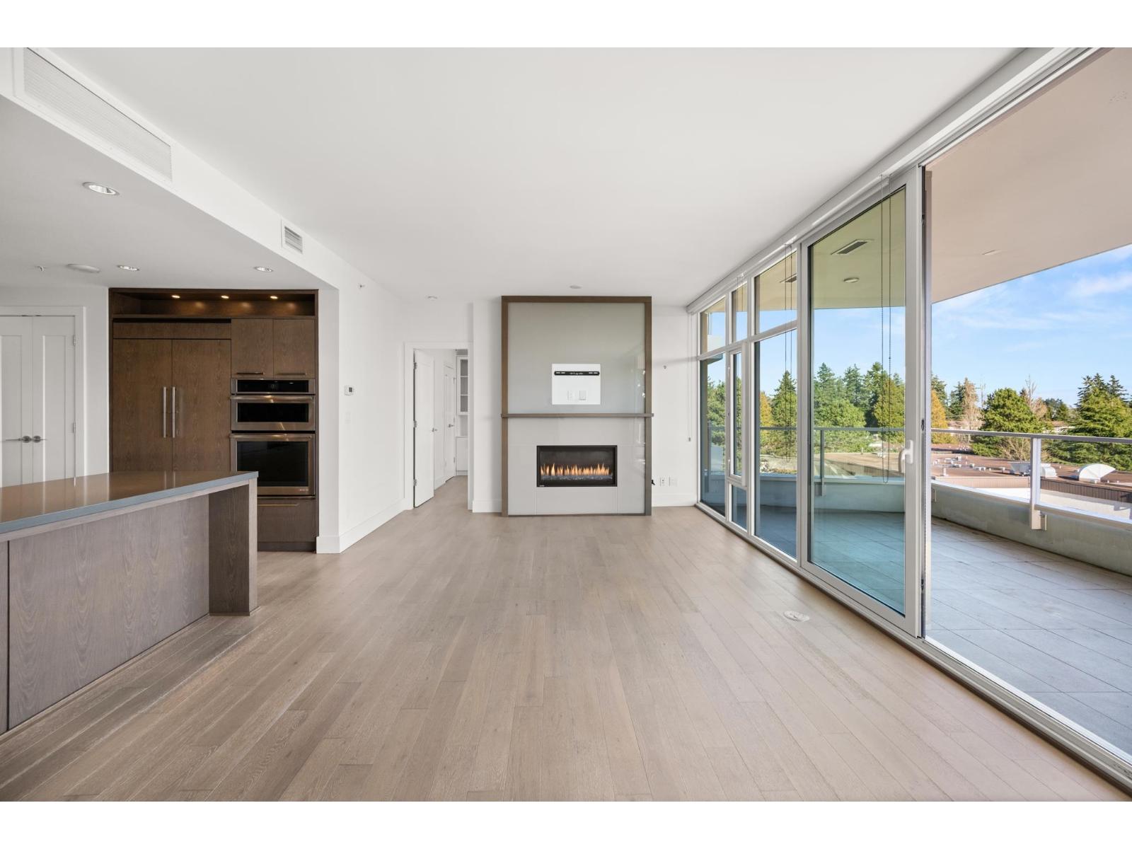 603 1501 VIDAL STREET, White Rock