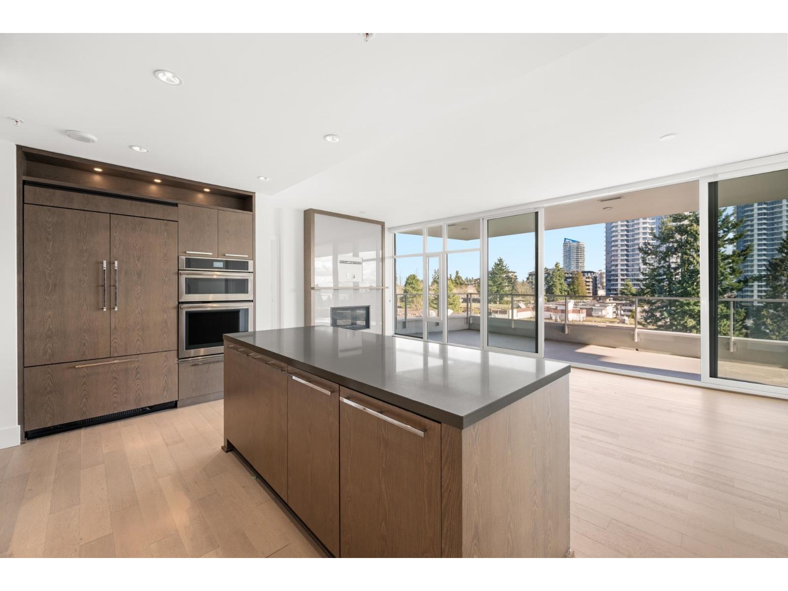 603 1501 VIDAL STREET, White Rock