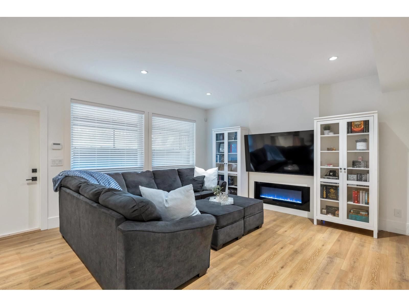 1038 STEVENS STREET, White Rock