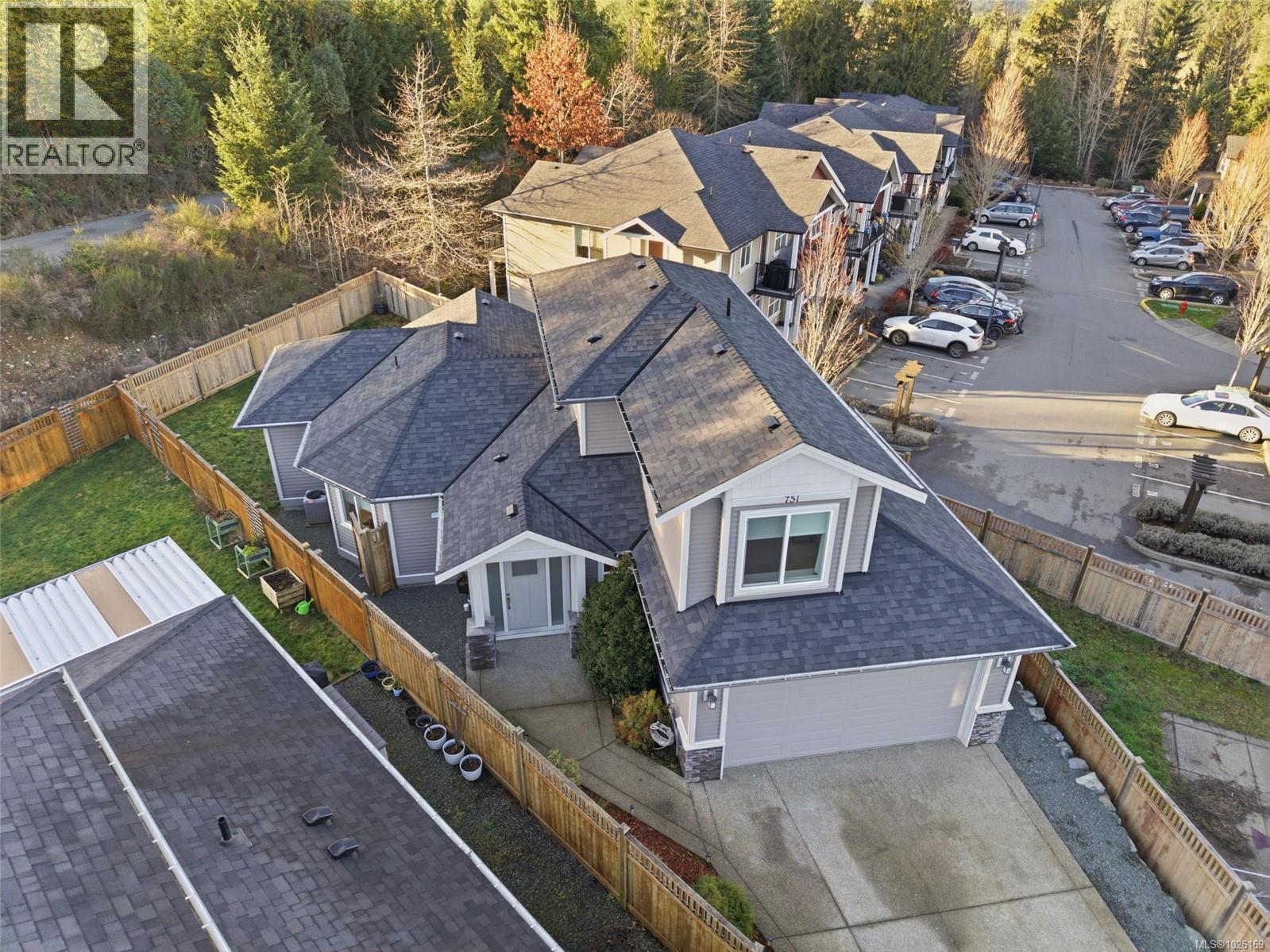 751 James Pl, Ladysmith