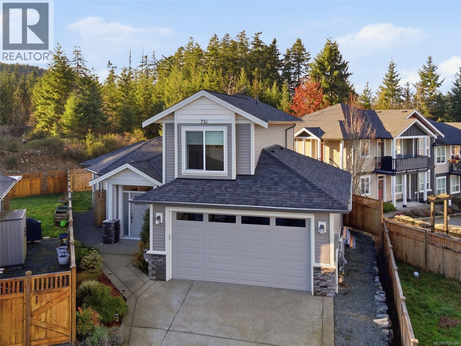 751 James Pl, Ladysmith