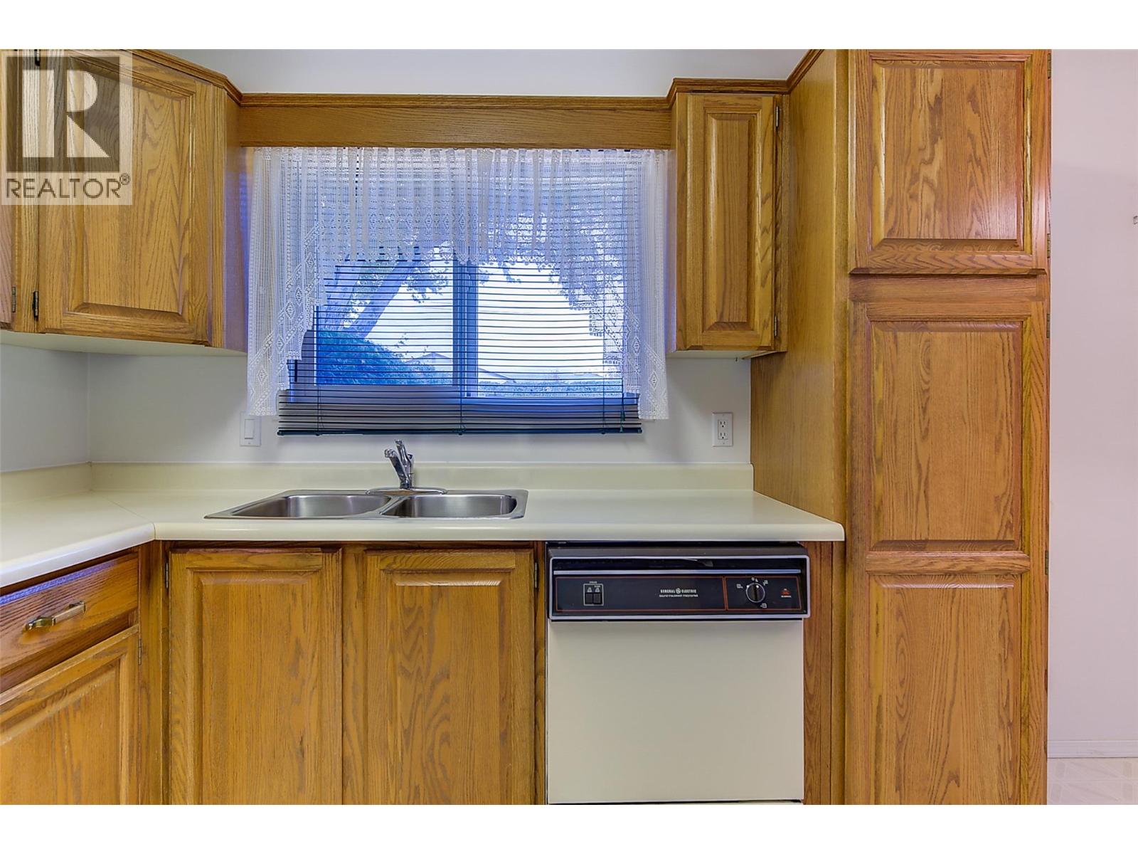 1209 Brookside Avenue Unit# 10, Kelowna