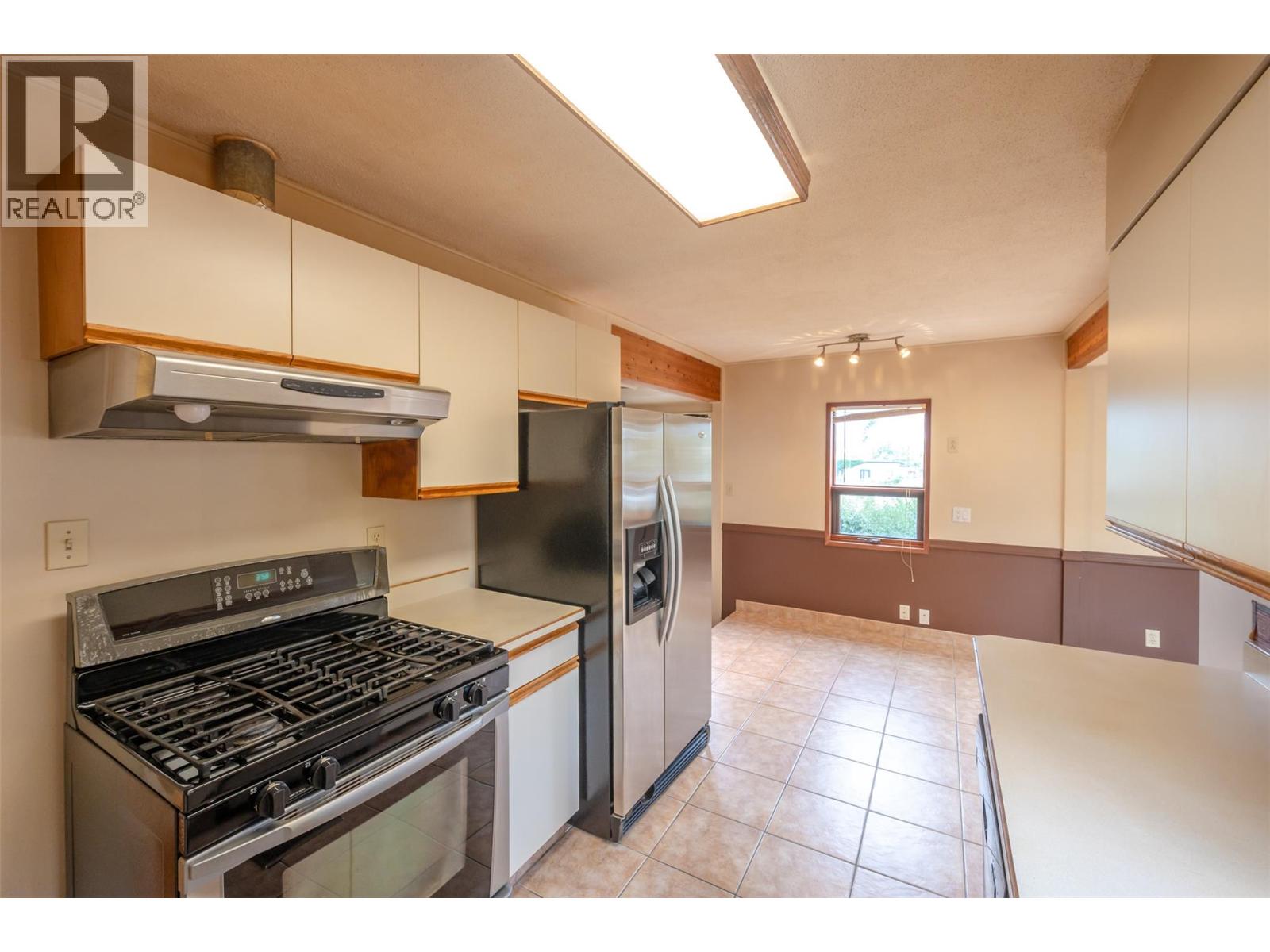  401 Wade Avenue East, Penticton