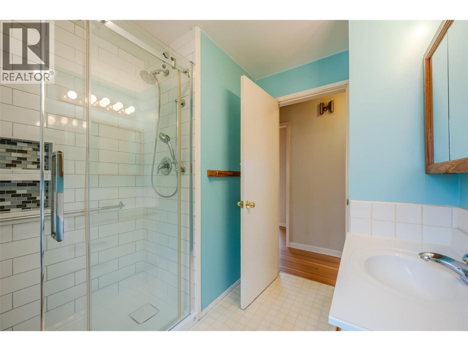  401 Wade Avenue East, Penticton