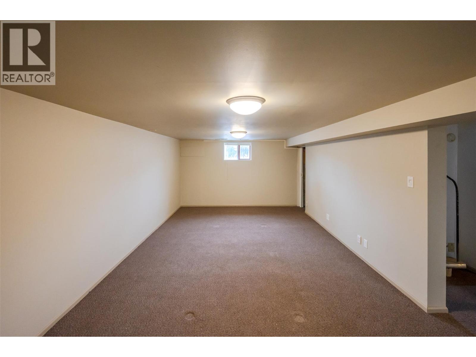  401 Wade Avenue East, Penticton