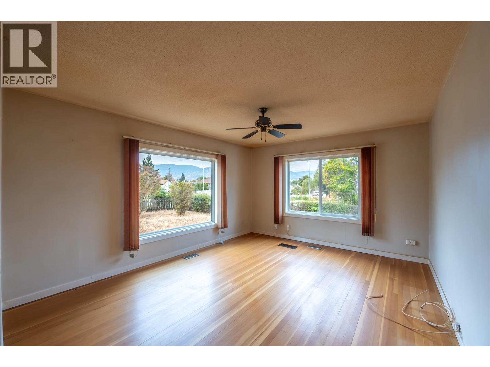  401 Wade Avenue East, Penticton