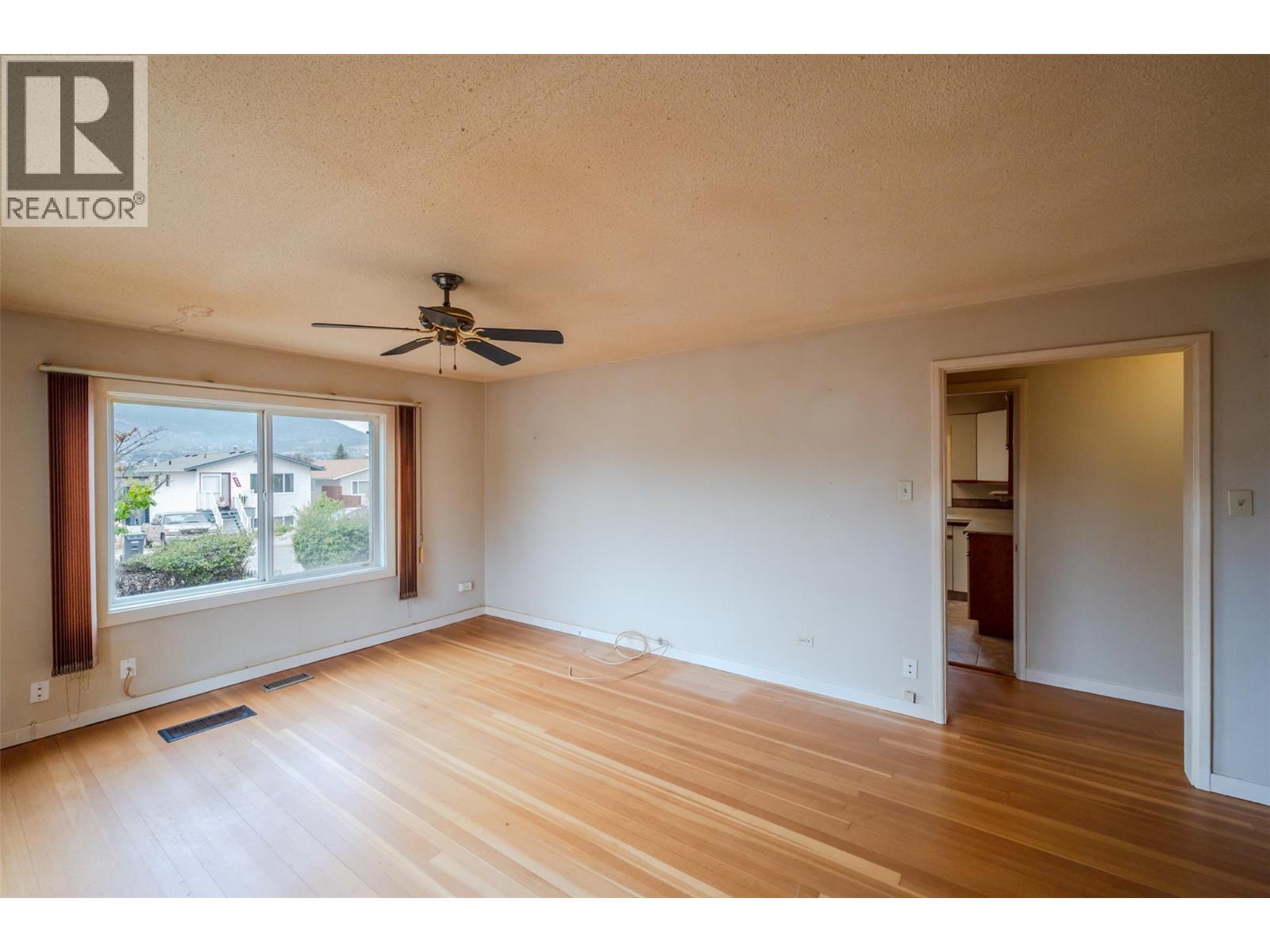  401 Wade Avenue East, Penticton