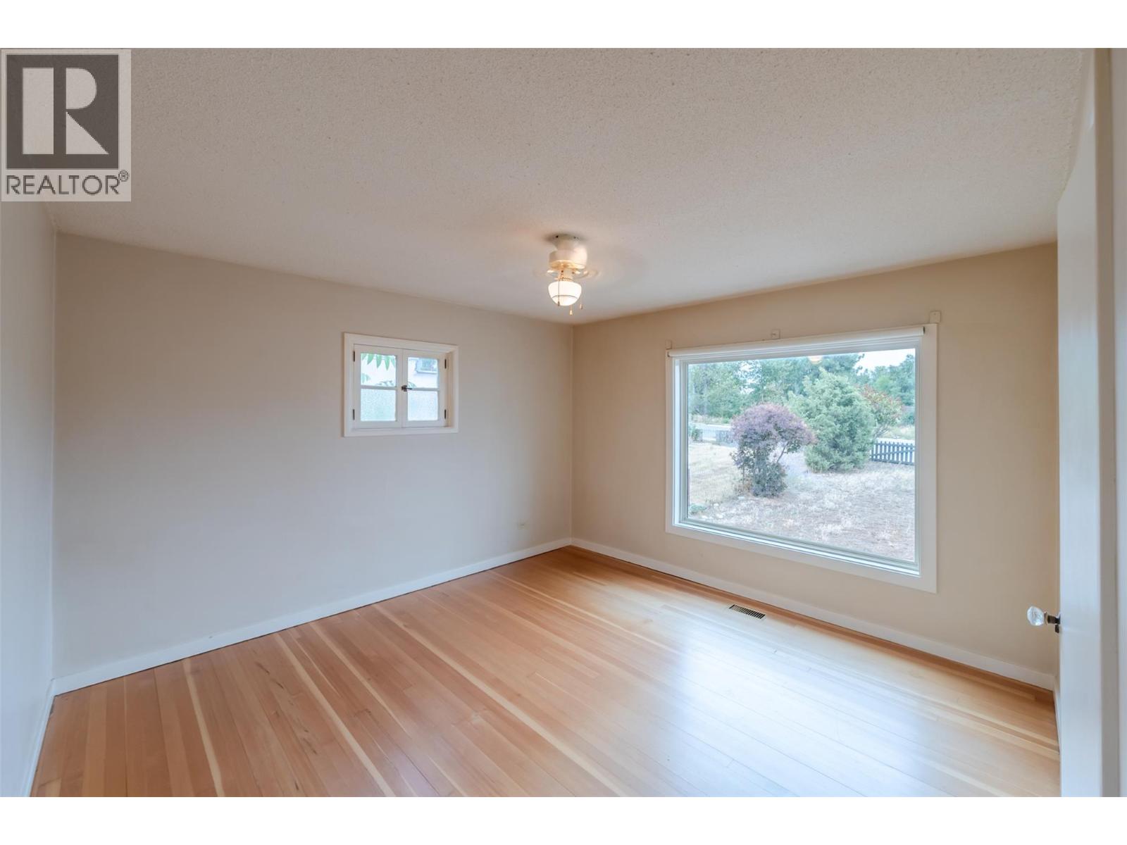  401 Wade Avenue East, Penticton