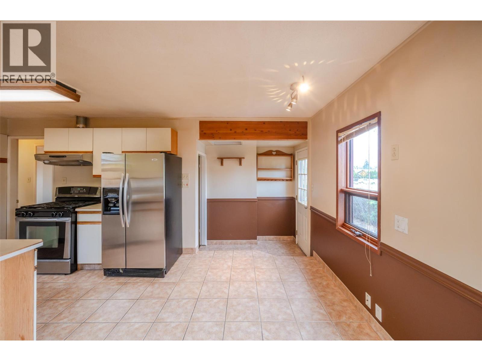  401 Wade Avenue East, Penticton