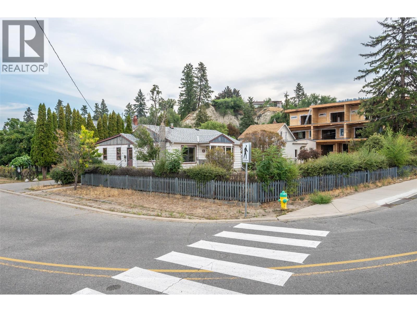  401 Wade Avenue East, Penticton