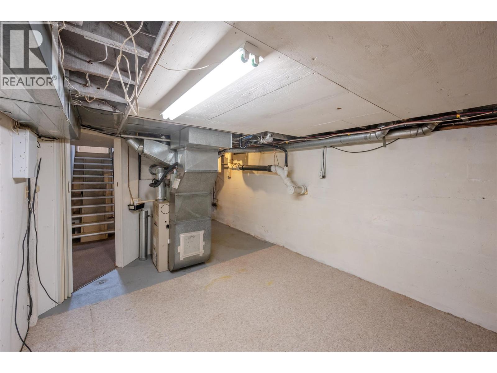  401 Wade Avenue East, Penticton