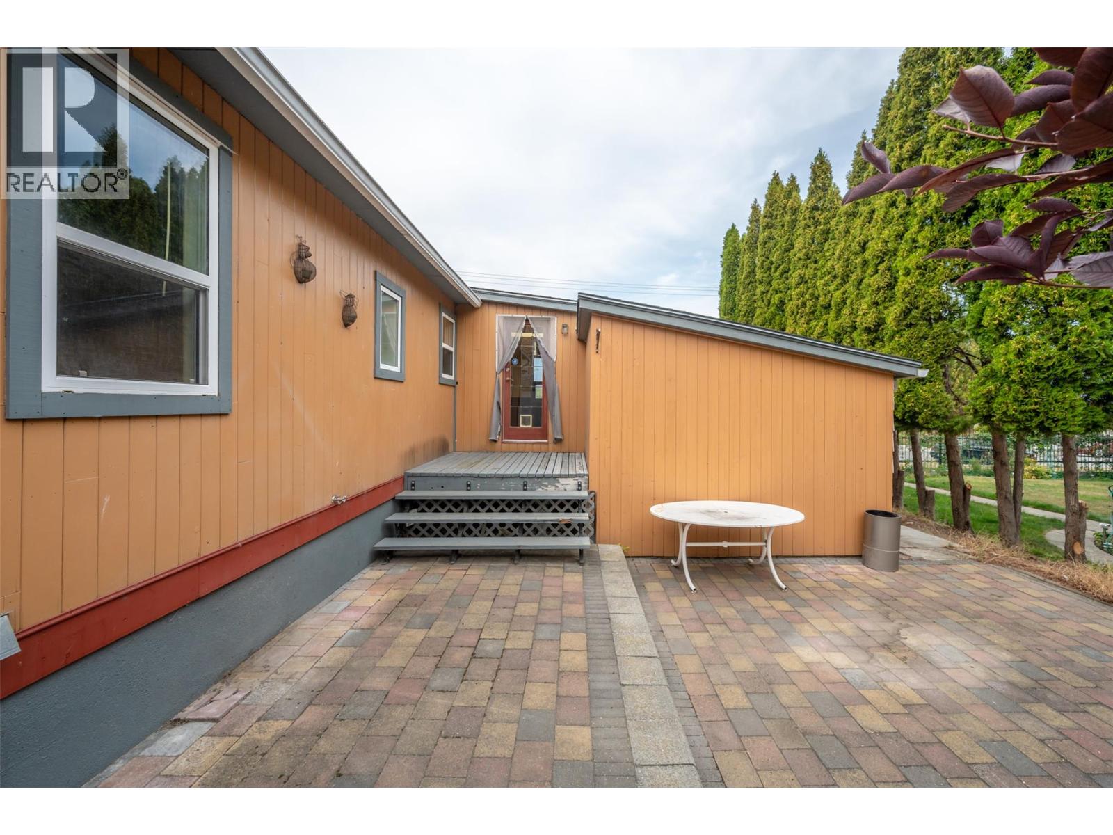  401 Wade Avenue East, Penticton