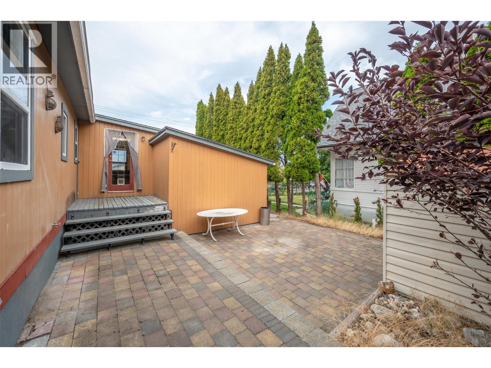  401 Wade Avenue East, Penticton