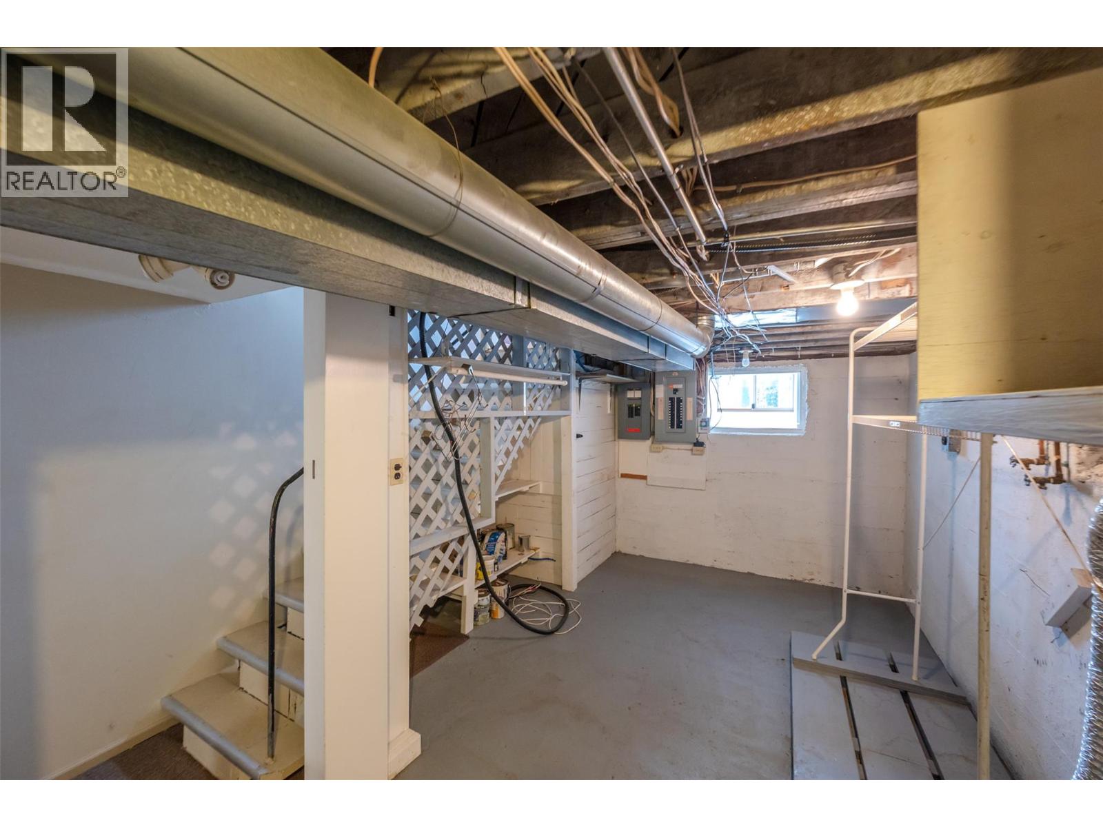  401 Wade Avenue East, Penticton