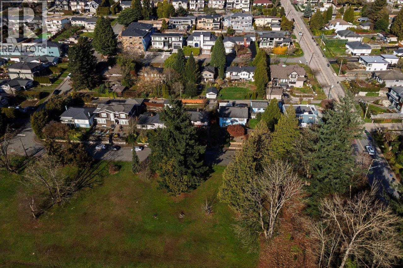 4376 WINNIFRED STREET, Burnaby