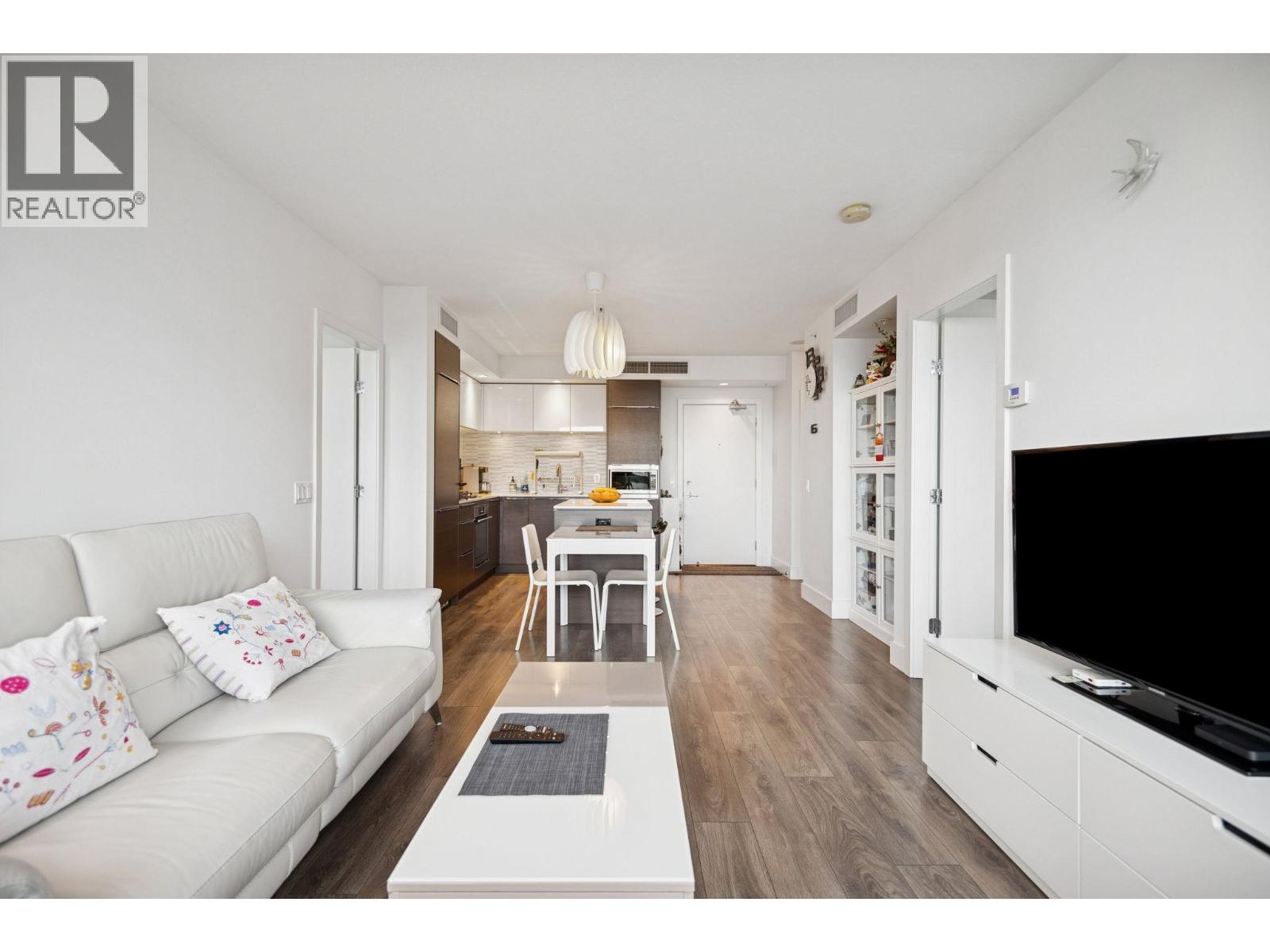 1110 5233 GILBERT ROAD - Photo 5 of 40, Richmond, British Columbia